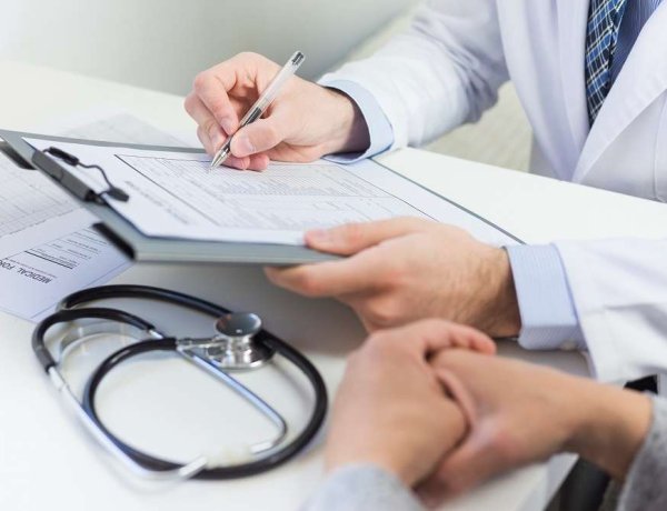 Đánh giá kết quả phẫu thuật treo cơ trán bằng chỉ Nilon 3.0 phối hợp với dây treo Silicon trong điều trị sụp mi