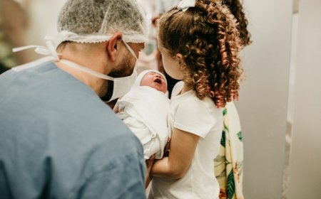 Bao nhiêu phần trăm người sẽ chọn một nghề khác ngoài bác sĩ nếu họ có thể trở lại làm trẻ con?