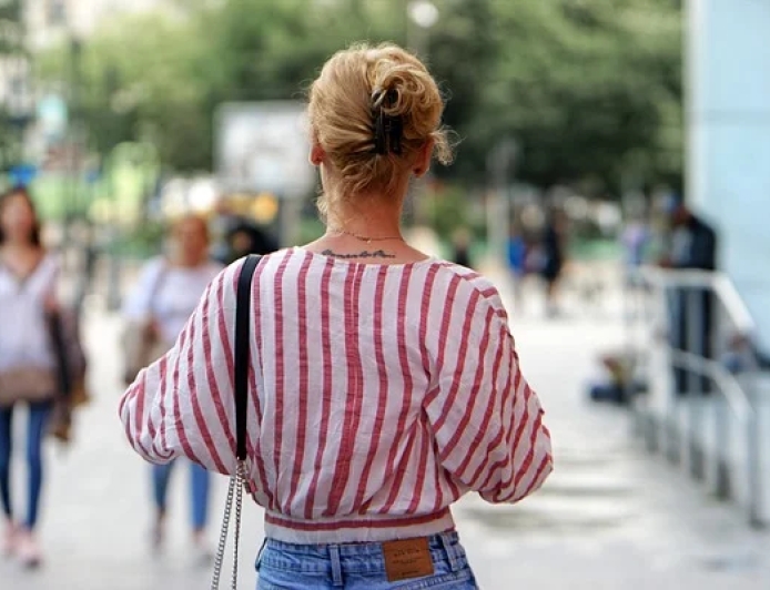 Bác sĩ có hình xăm có ảnh hưởng tới công việc không?